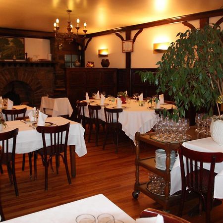 Logis Hotel Restaurant Des Voyageurs Pont-de-Salars Rum bild