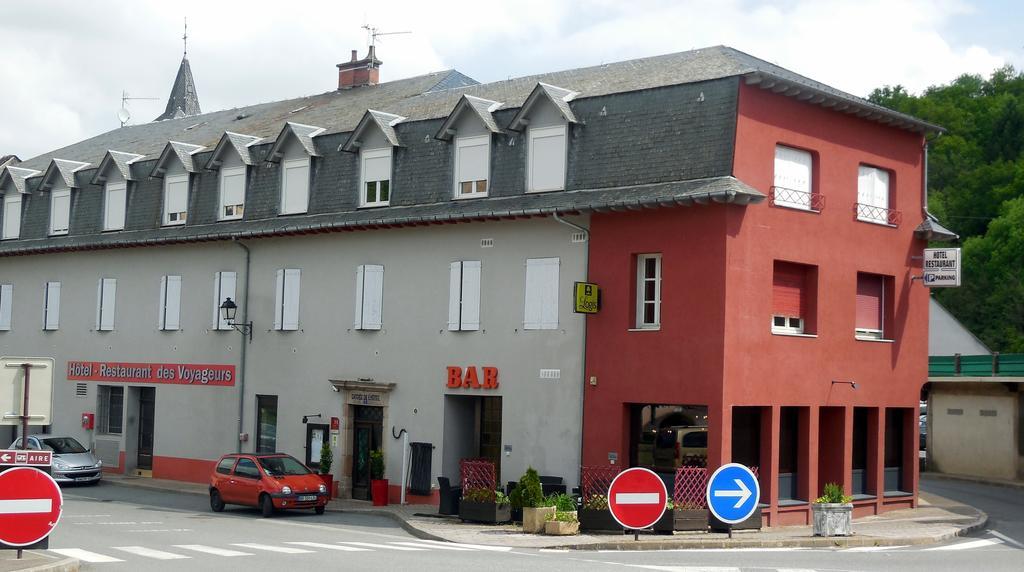 Logis Hotel Restaurant Des Voyageurs Pont-de-Salars Exteriör bild