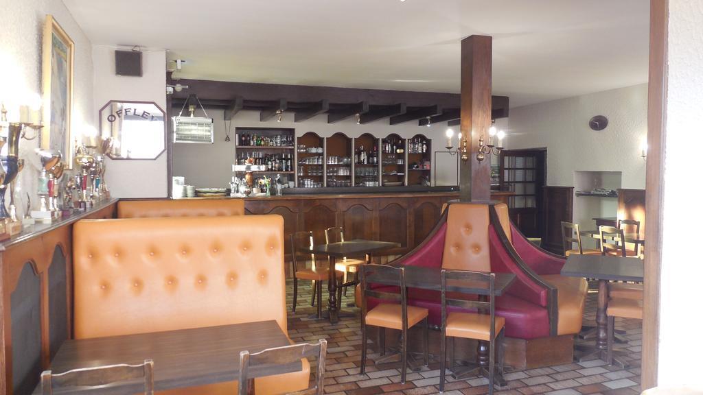 Logis Hotel Restaurant Des Voyageurs Pont-de-Salars Exteriör bild
