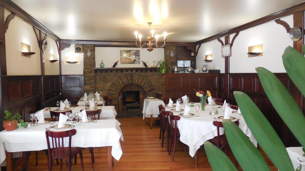 Logis Hotel Restaurant Des Voyageurs Pont-de-Salars Exteriör bild
